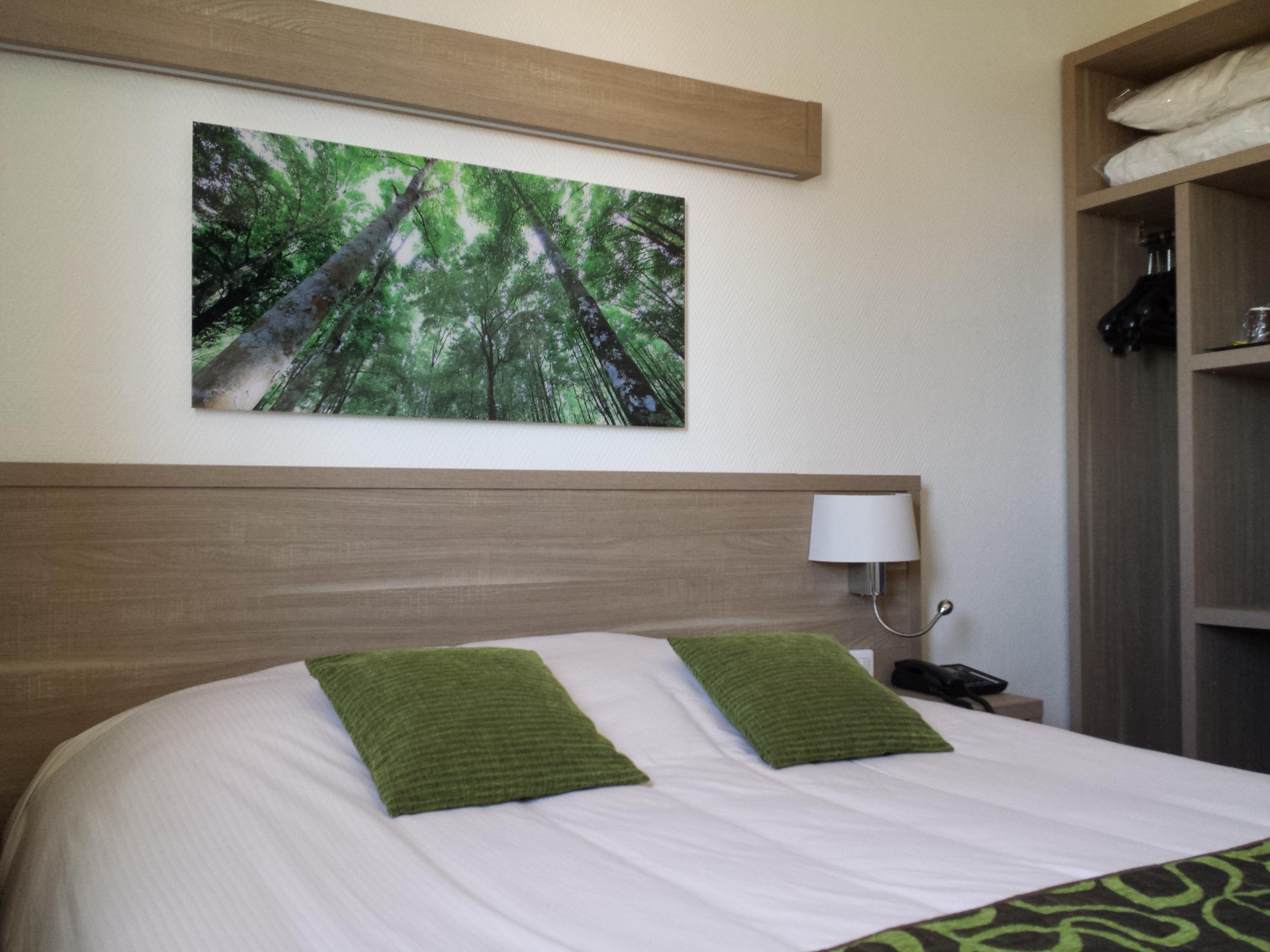 Contact Utah Hotel 3*